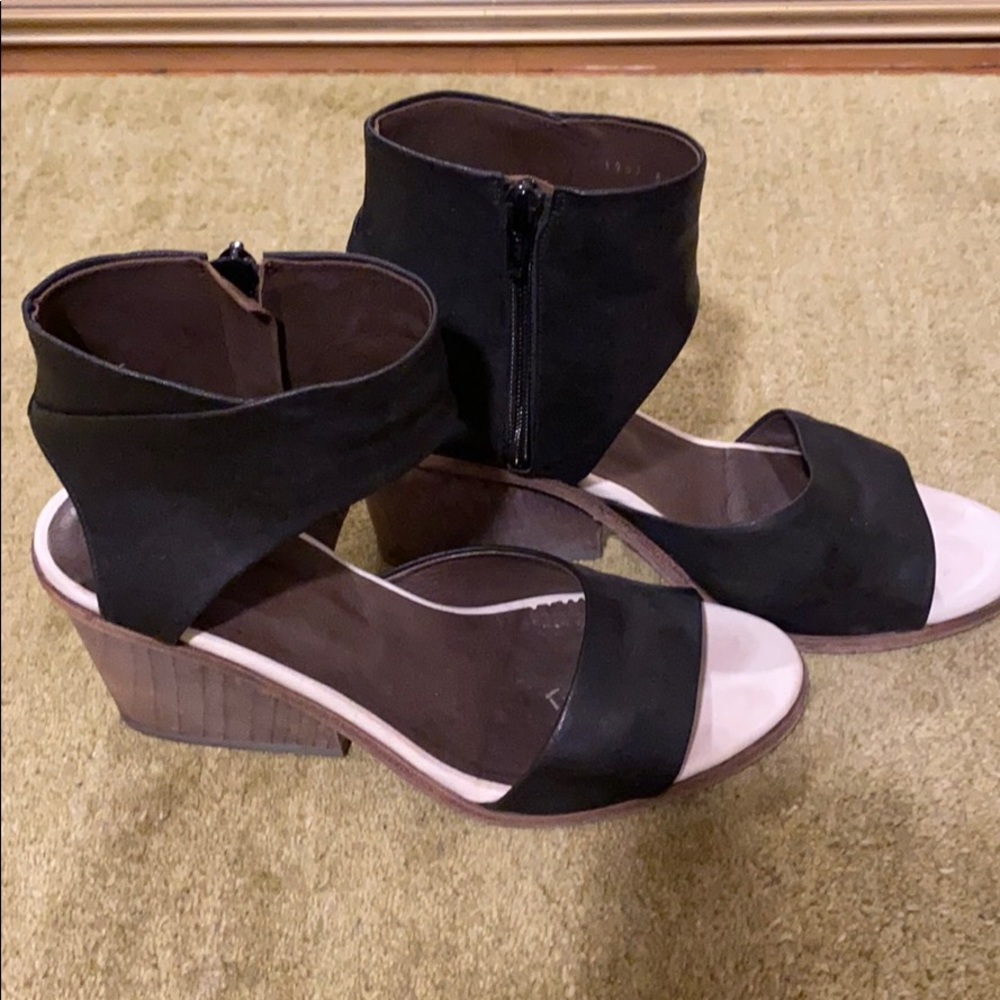 Coclico Black Leather Block Heel 39.5